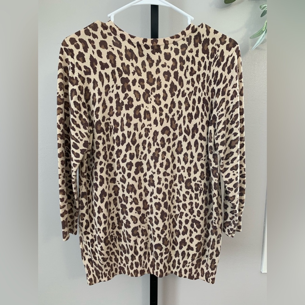 Covington Leopard Print Women's Cardigan - Picture 5 of 16